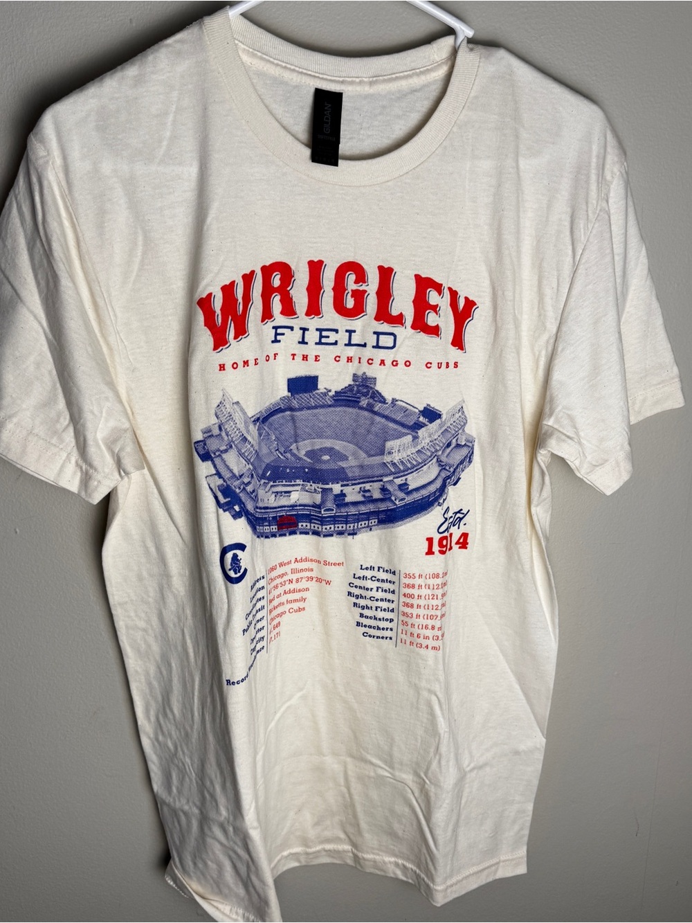 Wrigley Field Chicago Cubs Graphic T Shirt Cream Gildan Softstyle Size M